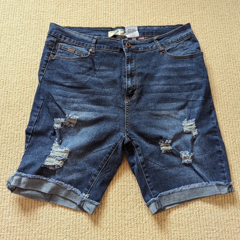 Cyclon Distressed Jean Shorts Plus Size